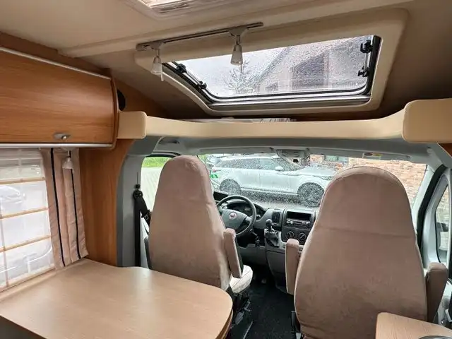 BUERSTNER Nexxo T 569